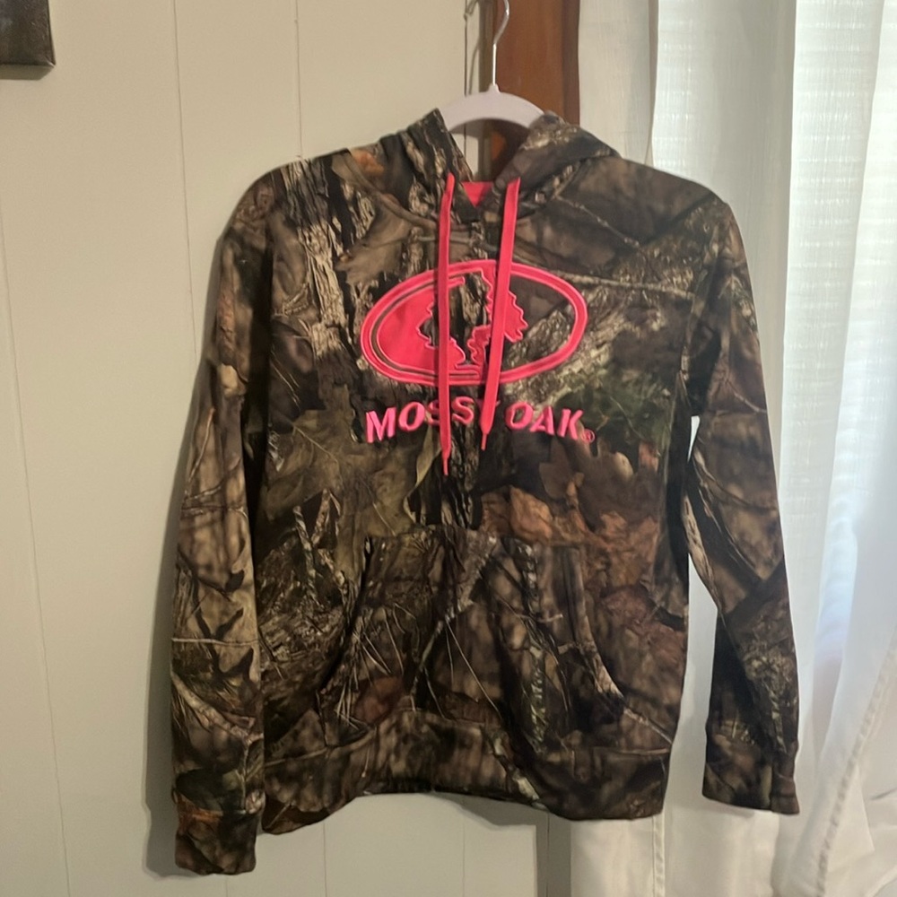 Mossy oak hoodie- medium